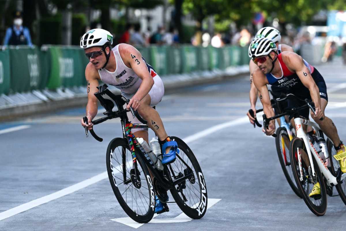 ¡ORO OLÍMPICO EN TRIATLÓN! KRISTIAN BLUMMENFELT GANA A LO GRANDE EN TOKIO