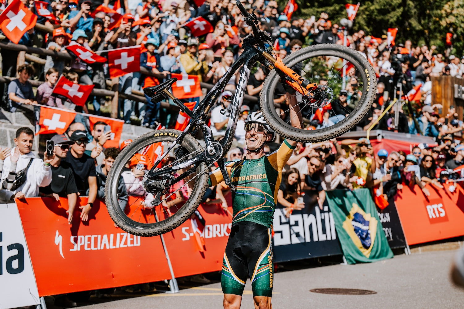 ¡Hatherly gana su segundo Campeonato Mundial de Cross Country consecutivo!